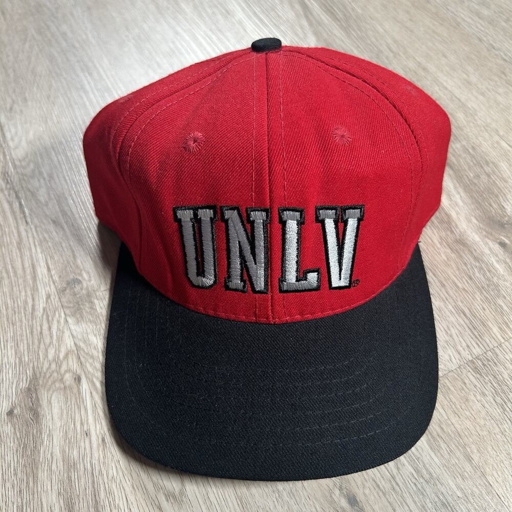 Vintage UNLV Runnin Rebels‎ Hat Fitted 7 1/4 Red College Black Wool Made in USA